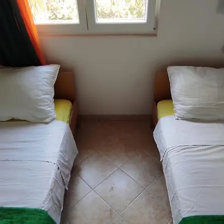 By The Sea Milna, - 3036 *