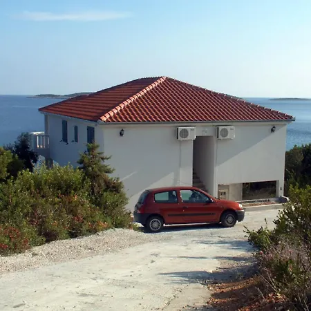 By The Sea Milna, - 3036 Vis