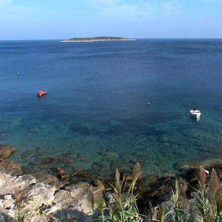 By The Sea Milna, - 3036 维斯